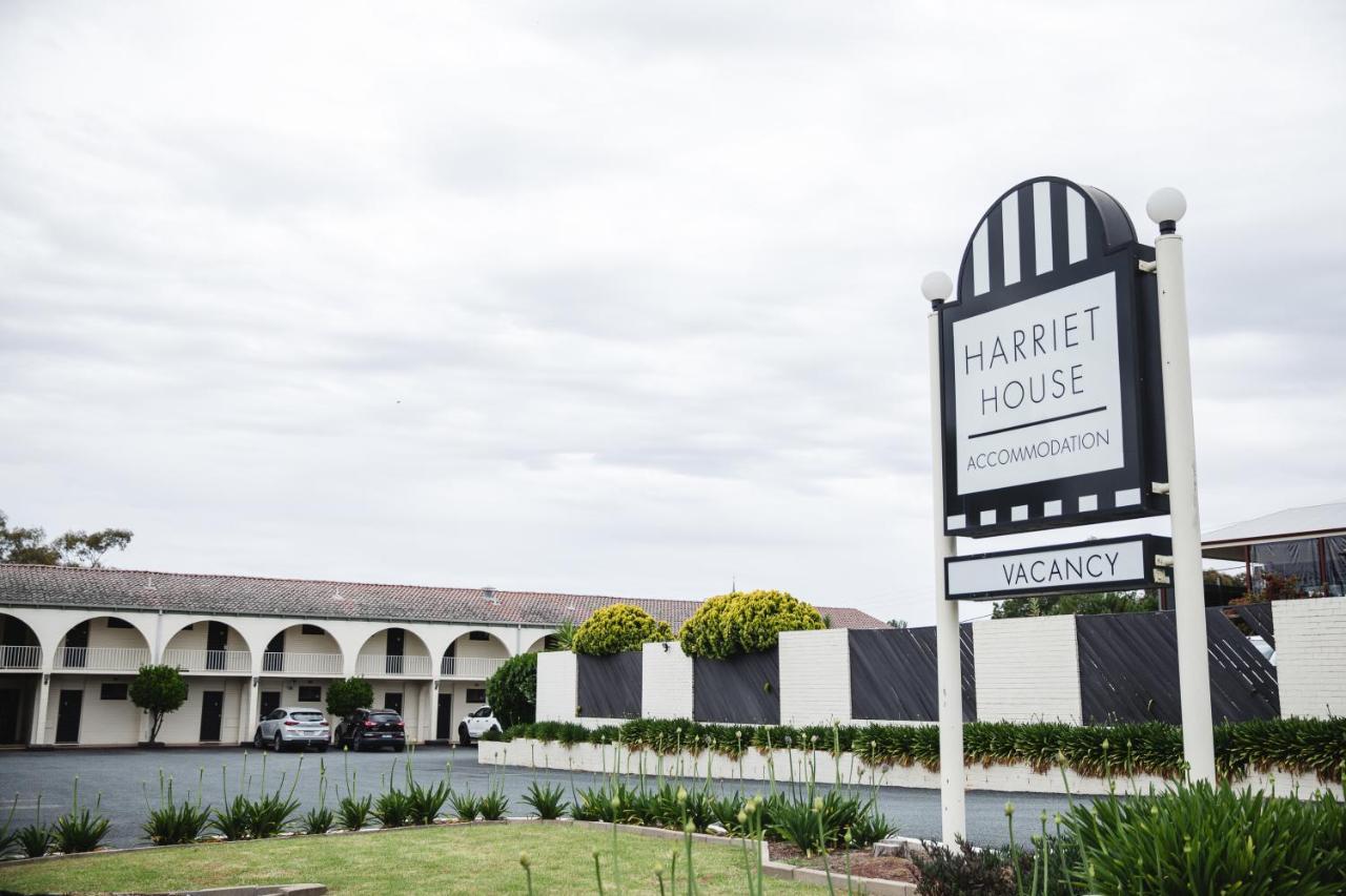Harriet House Tumut Motel Exterior photo