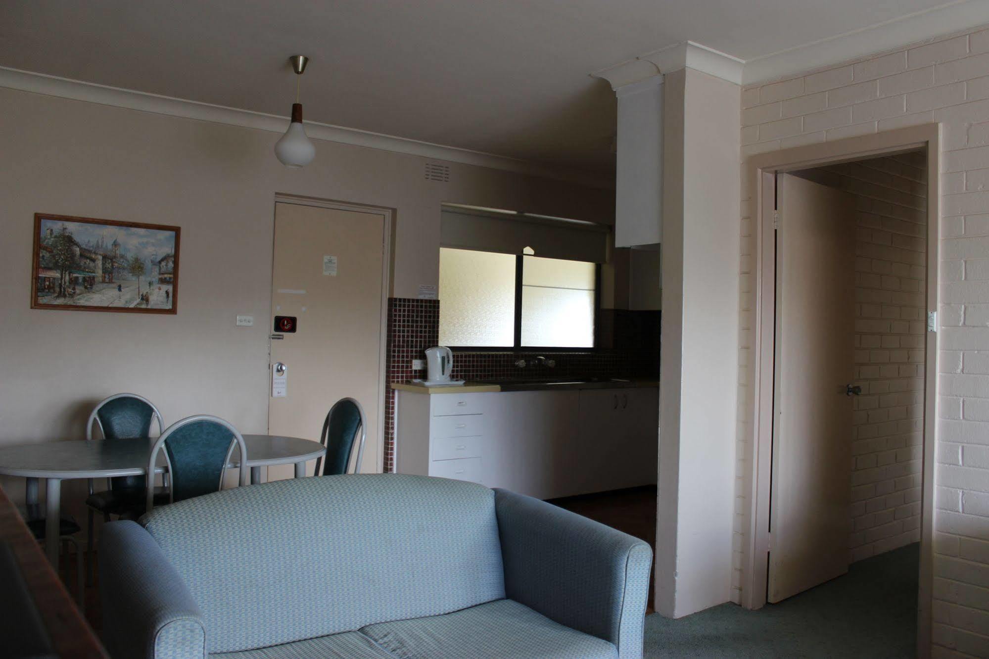 Harriet House Tumut Motel Exterior photo